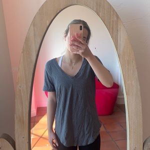 Women’s lululemon shirt